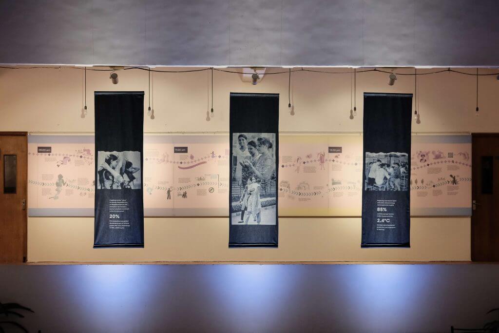 Behind a 7-Day Exhibition, an Operating System